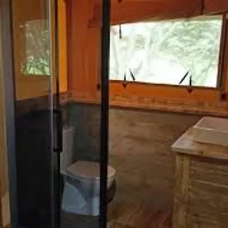 Trappeur Avec Jacuzzi Et Ferme Pedagogique - Fr-1-410-458