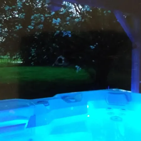 Trappeur Avec Jacuzzi Et Ferme Pedagogique - Fr-1-410-458 * Cérans-Foulletourte