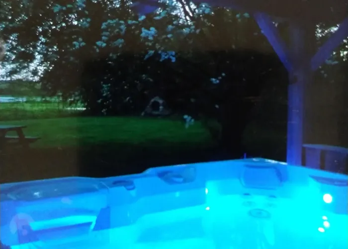 Trappeur Avec Jacuzzi Et Ferme Pedagogique - Fr-1-410-458 * Cérans-Foulletourte